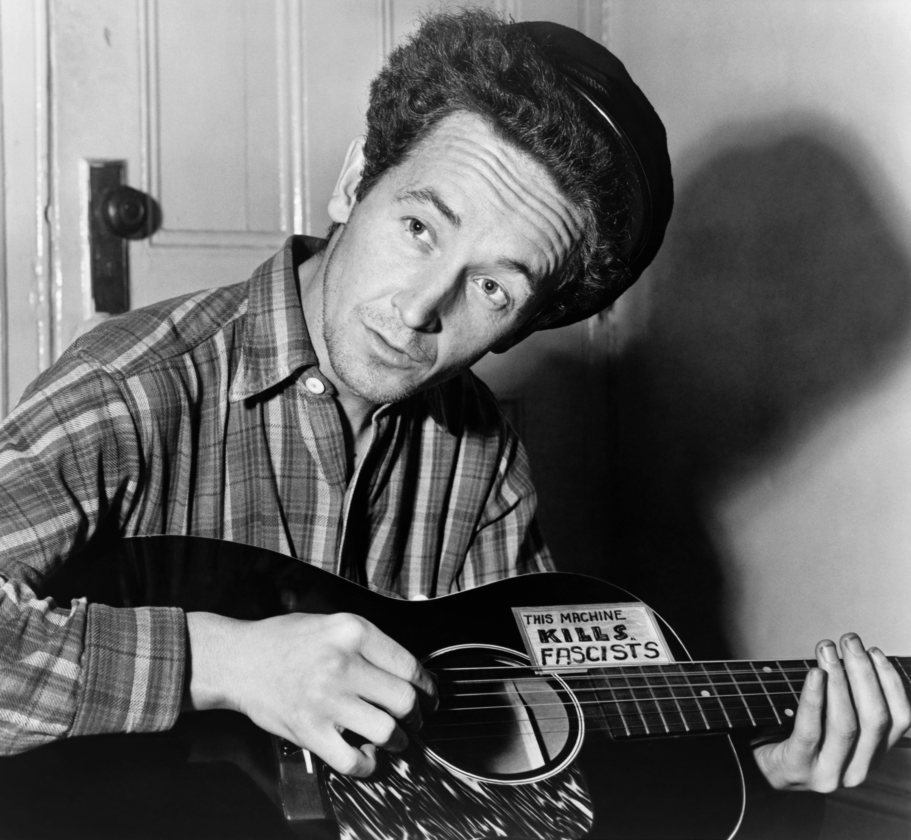 Woody Guthrie This Machine Kills Fascists Guitar