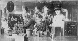 Radcliffe_College_radio_class_1922